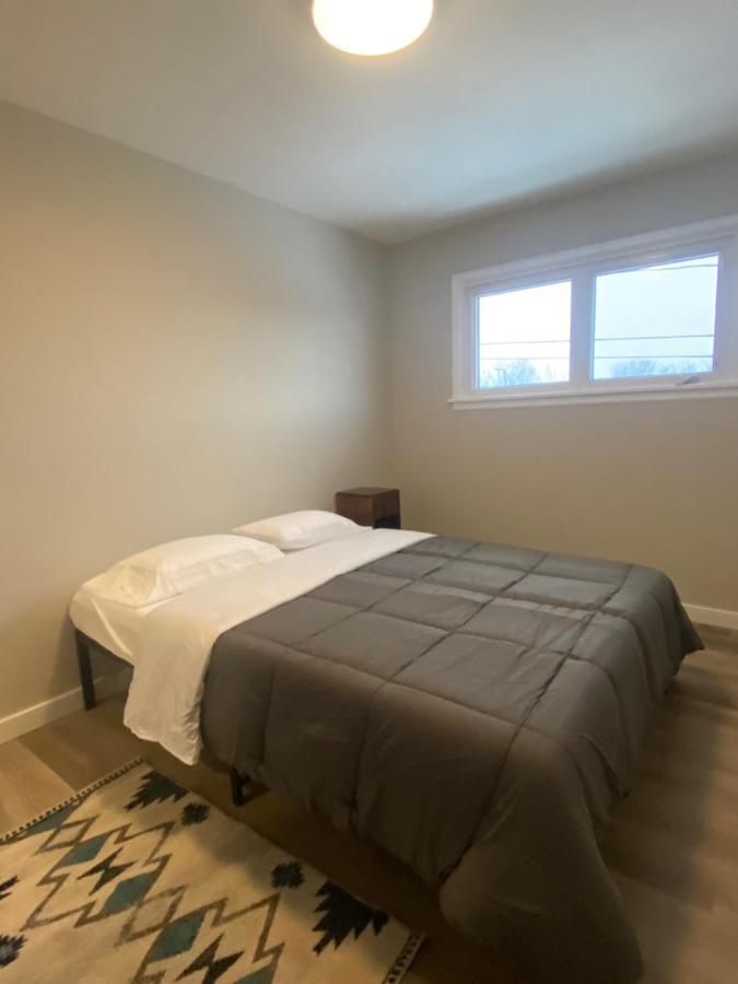 מונקטון Private Room Lakeview House- Westmount מראה חיצוני תמונה