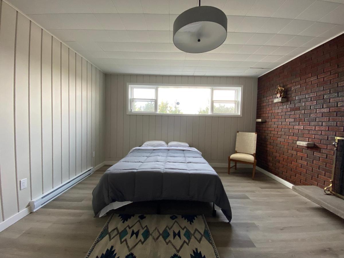 מונקטון Private Room Lakeview House- Westmount מראה חיצוני תמונה