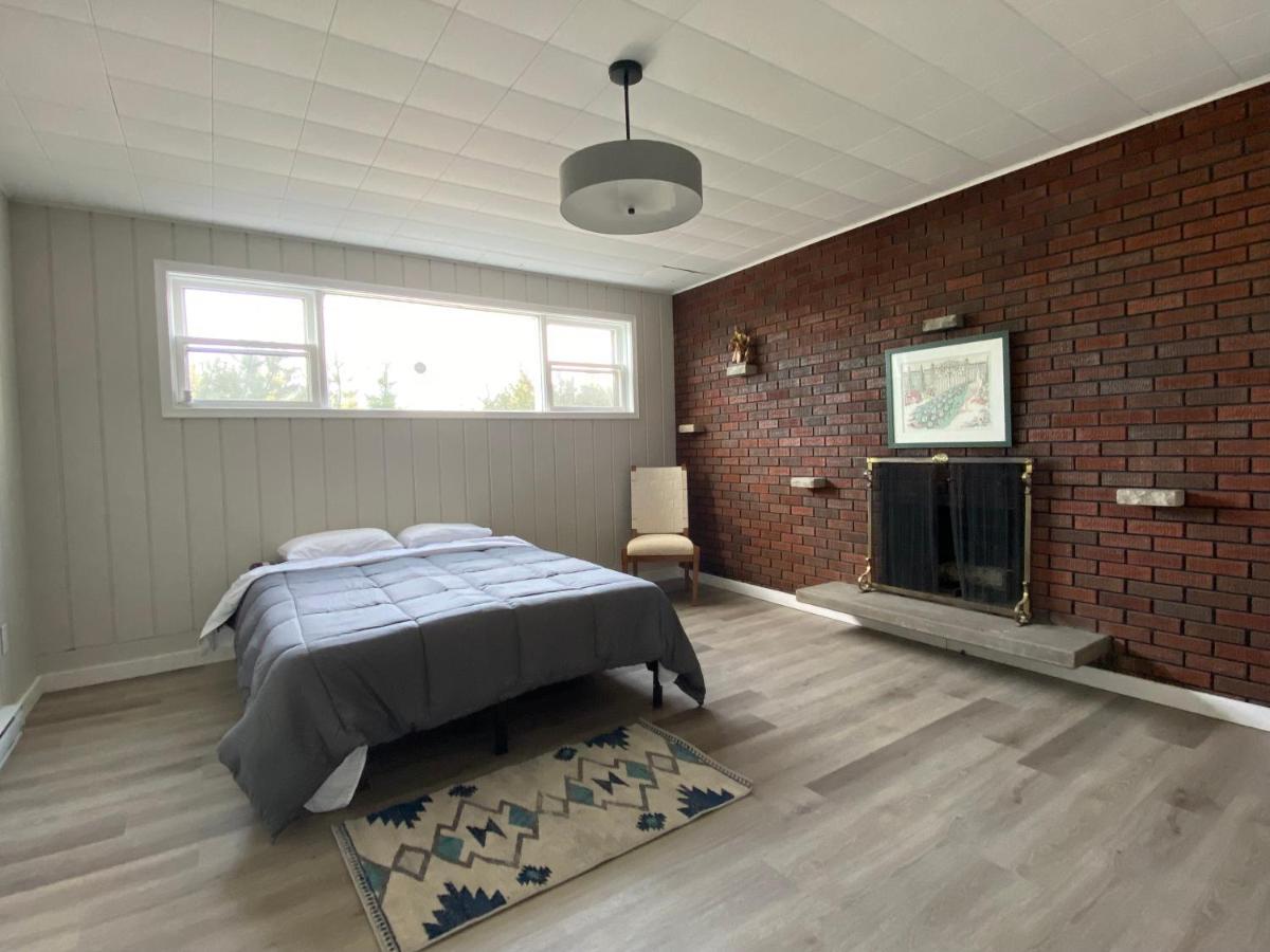 מונקטון Private Room Lakeview House- Westmount מראה חיצוני תמונה