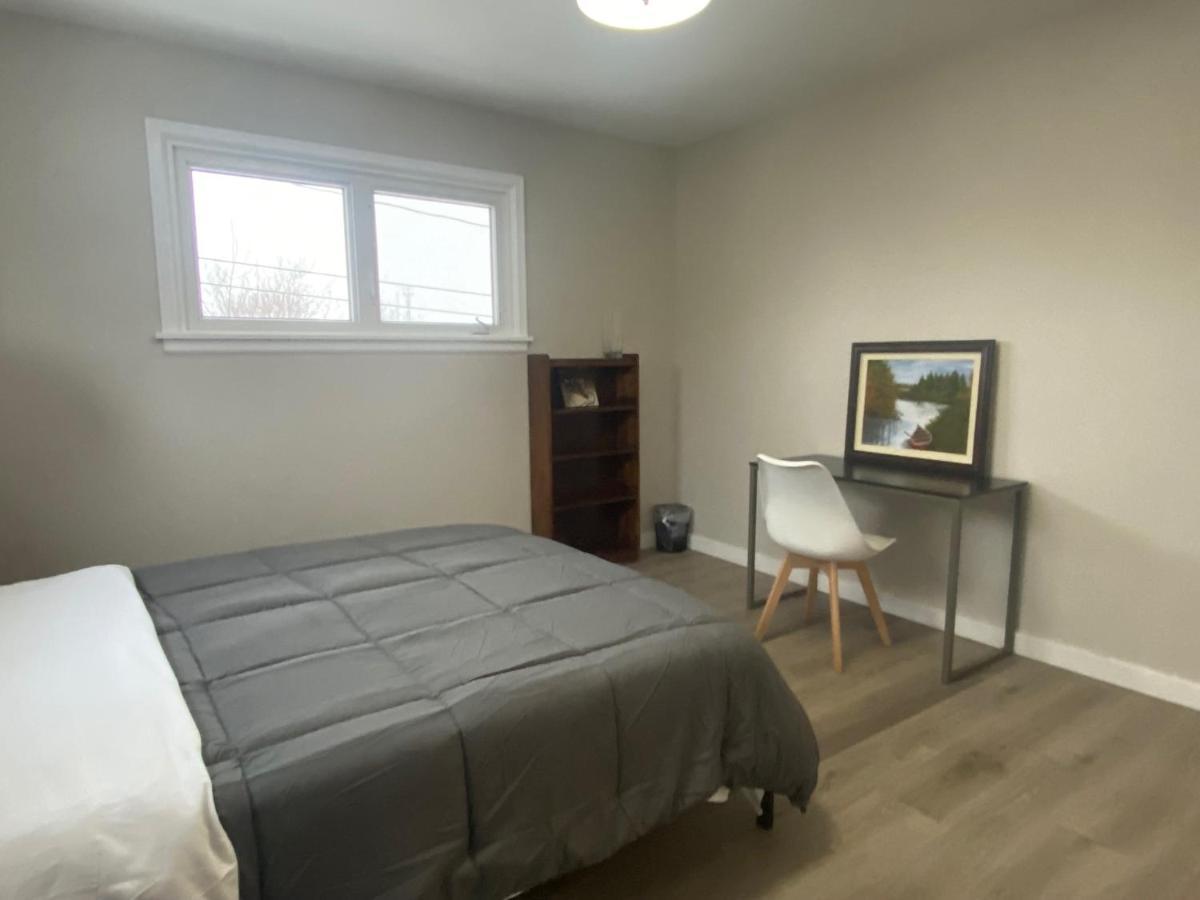 מונקטון Private Room Lakeview House- Westmount מראה חיצוני תמונה